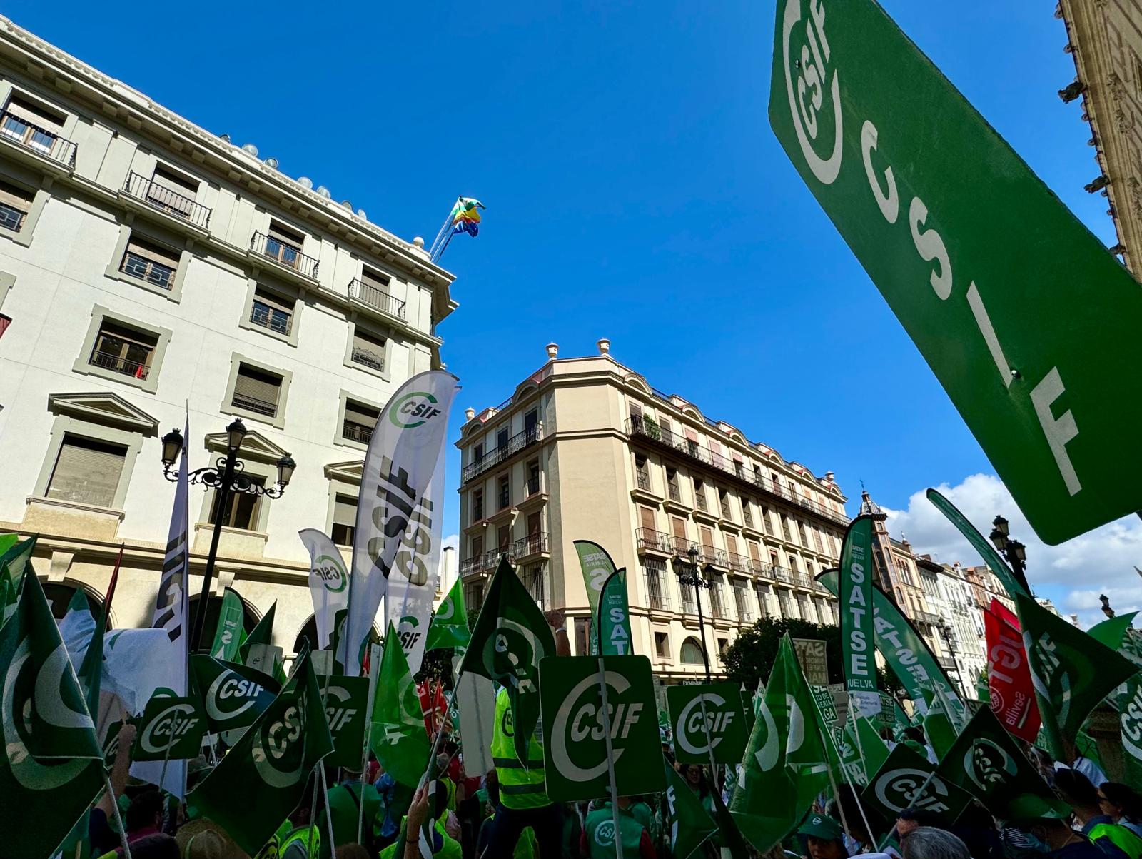 Protesta sindical ante los servicios centrales del SAS