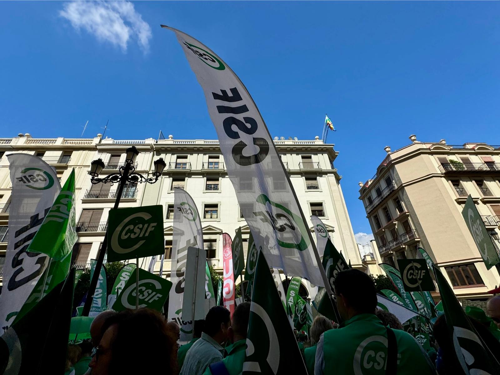 Protesta sindical ante los servicios centrales del SAS