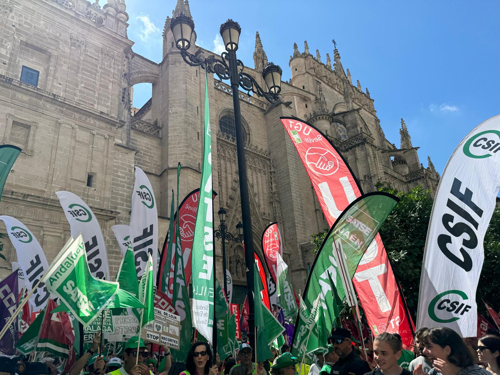 Protesta sindical ante los servicios centrales del SAS
