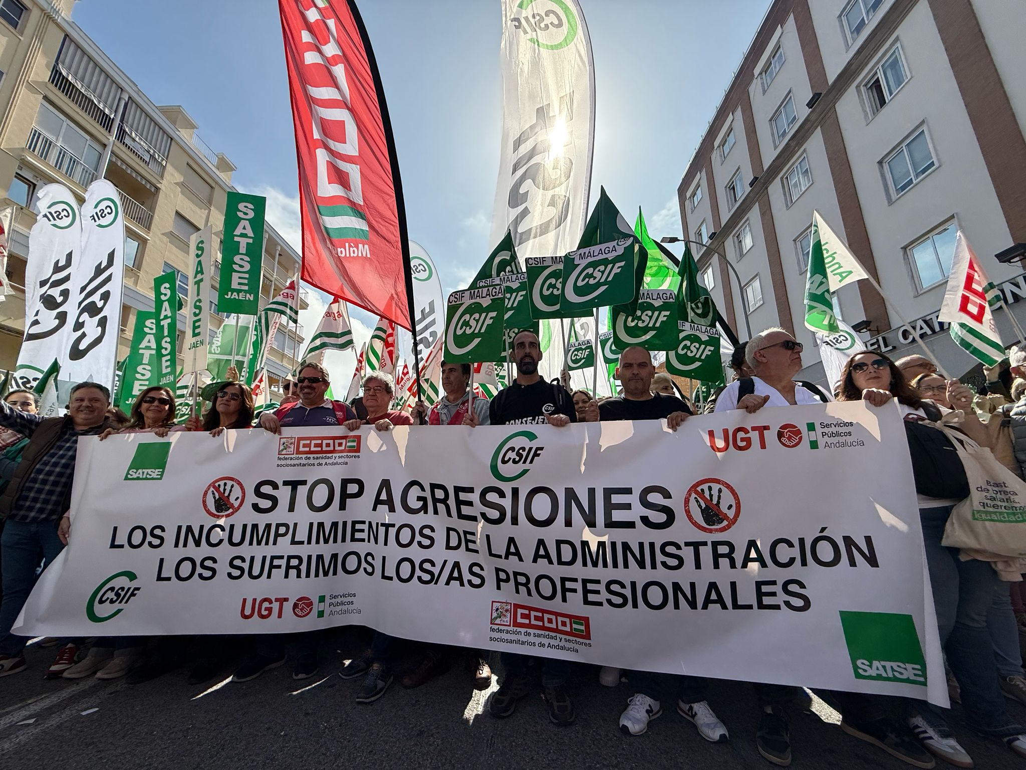 CSIF Málaga en la manifestación contra el desmantelamiento de la sanidad pública 05042025