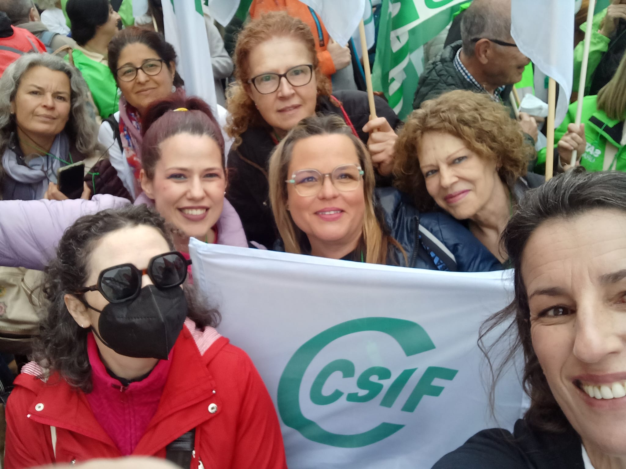 CSIF Granada en la concentración contra el desmantelamiento de la sanidad pública