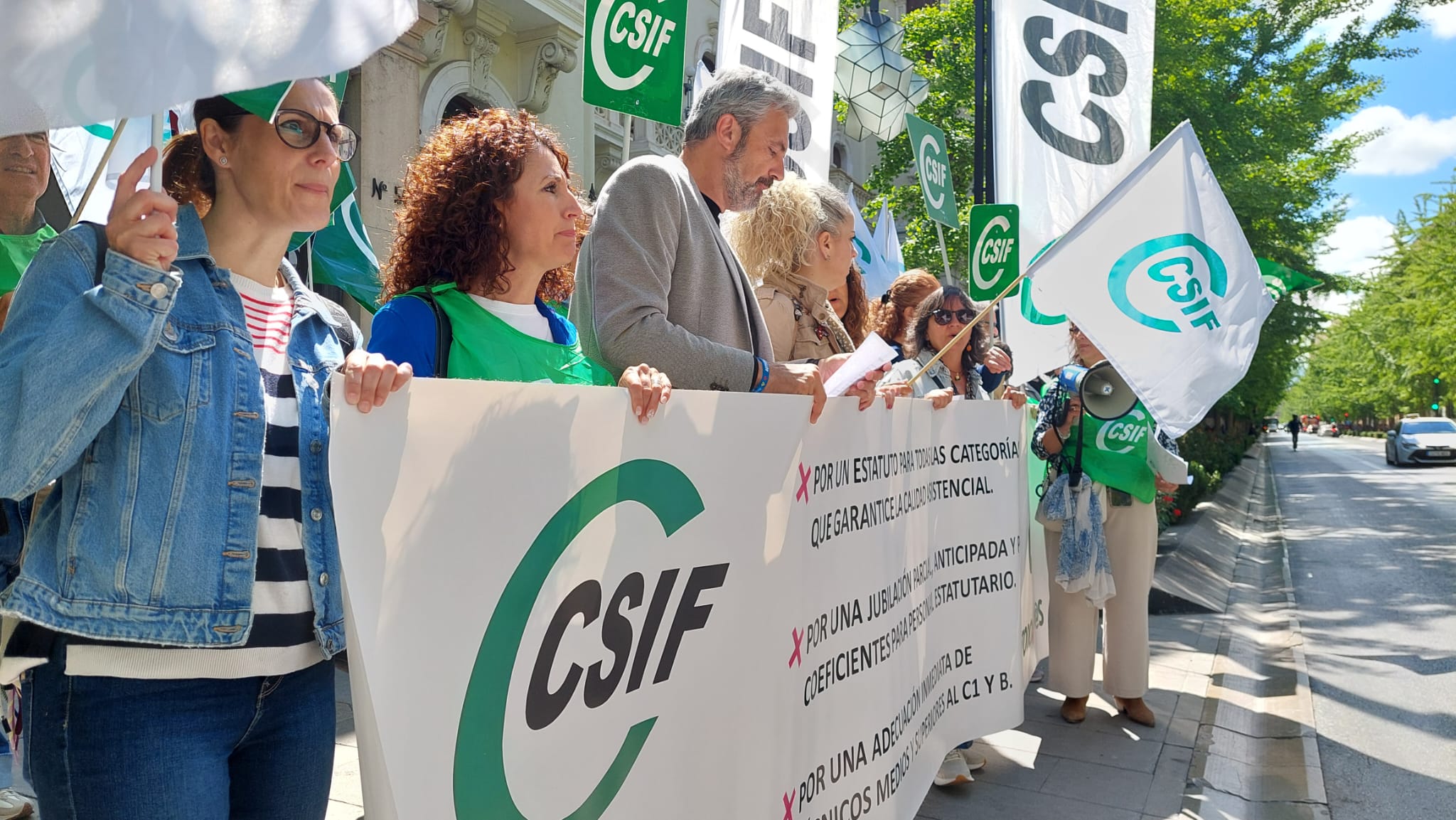 Protesta de CSIF Granad contra los incumplimientos del Ministerio de Sanidad sobre el Estatuto Marco