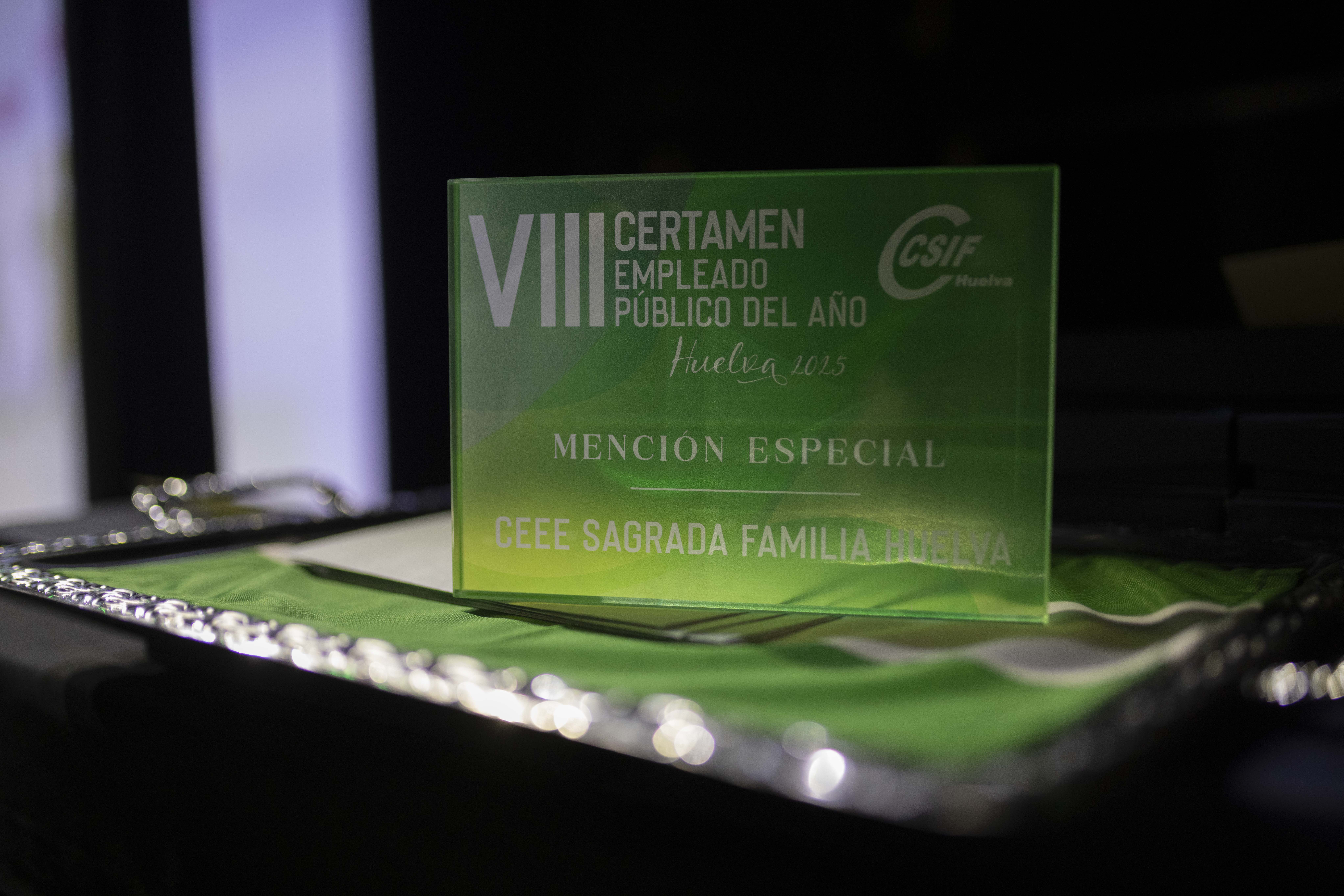 Mención Especial