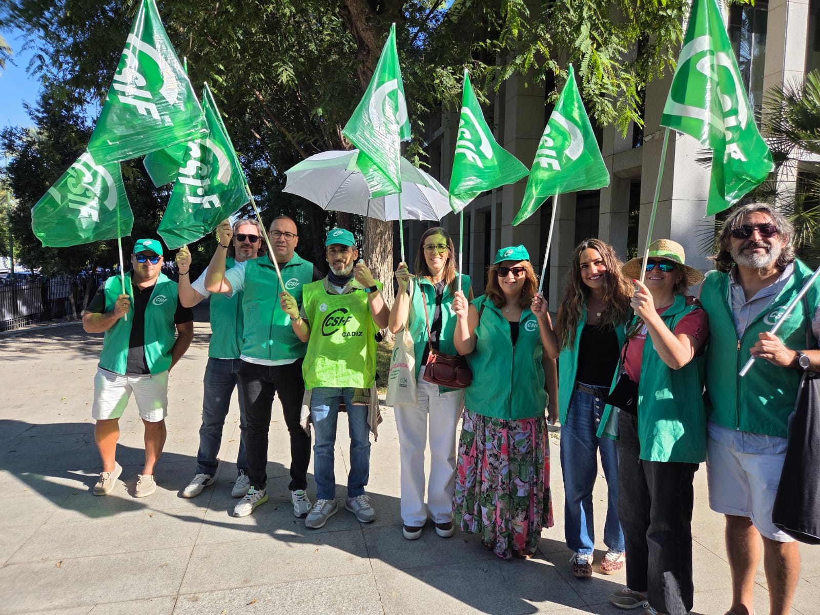 Representantes de CSIF Cádiz en la concentración de Sevilla