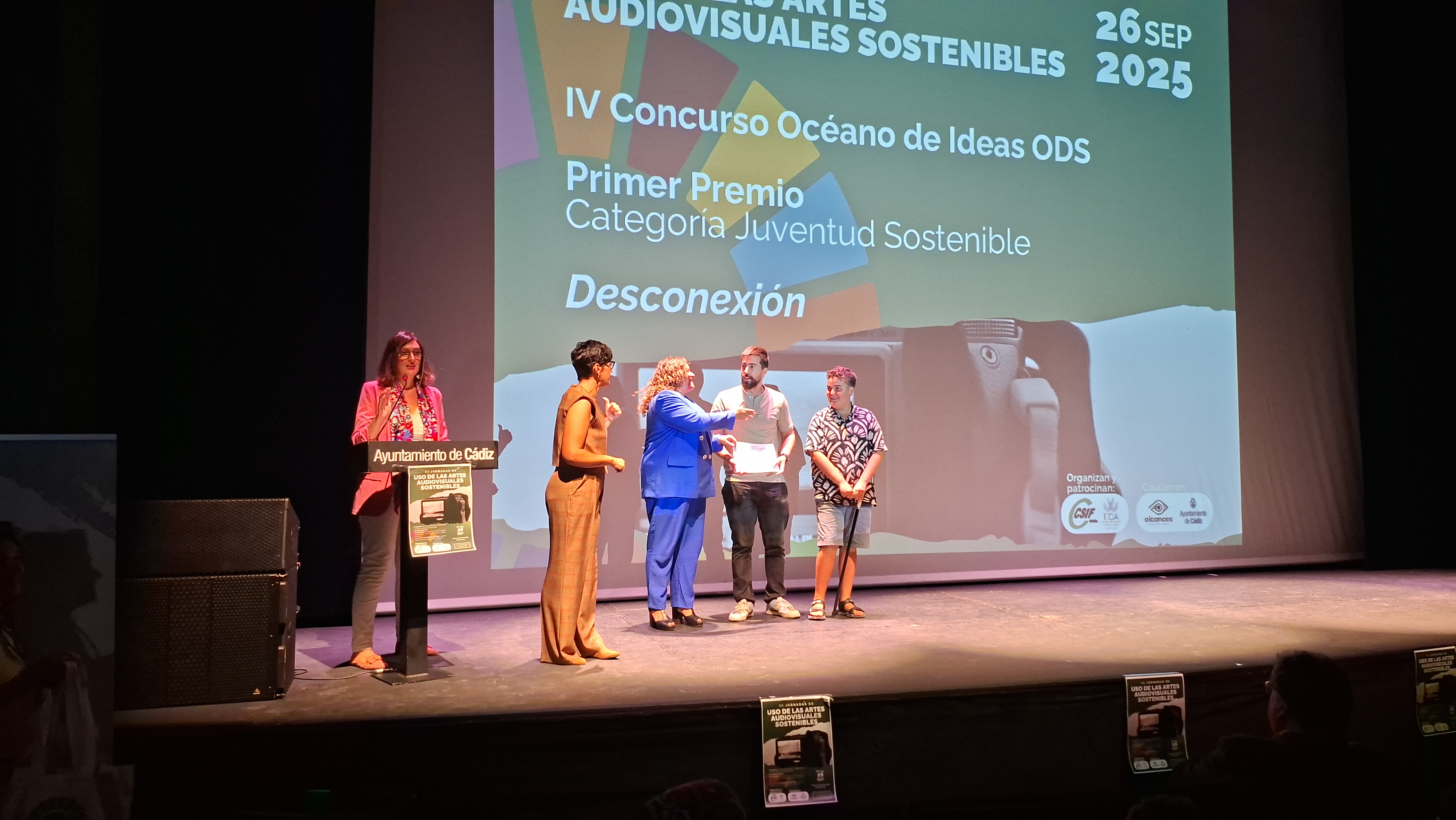 Entrega diploma a Desconexión (IES San Severiano, Cádiz)