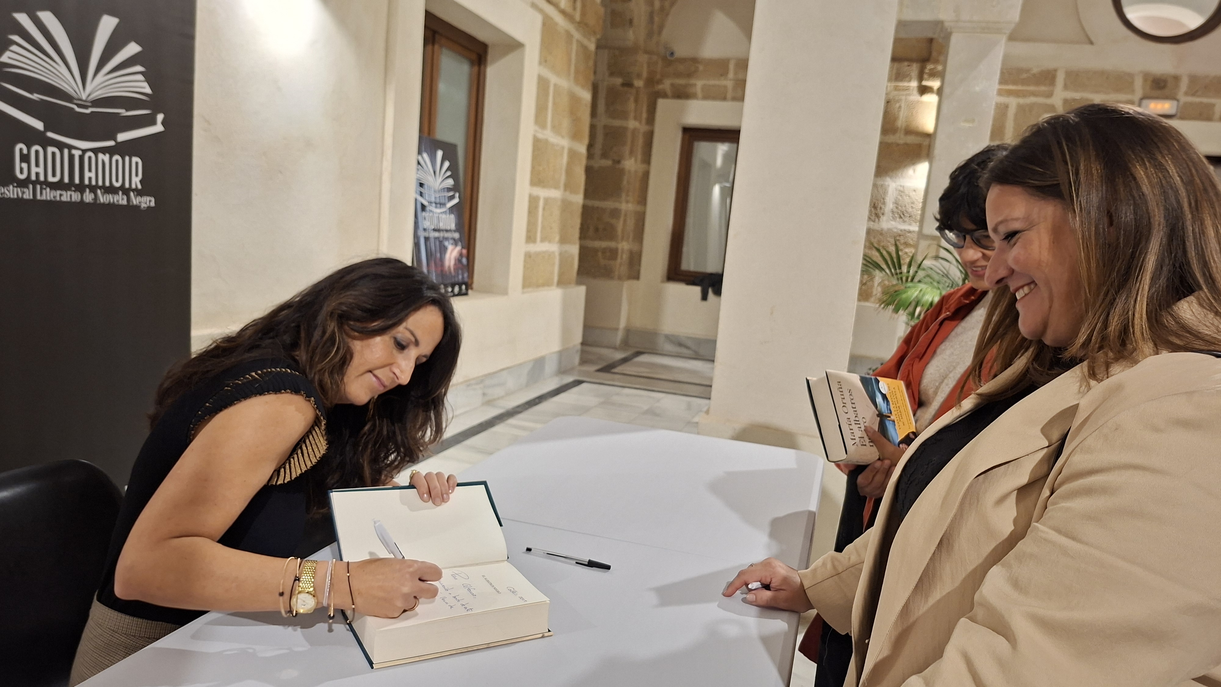 Entrevista María Oruña en Gaditanoir