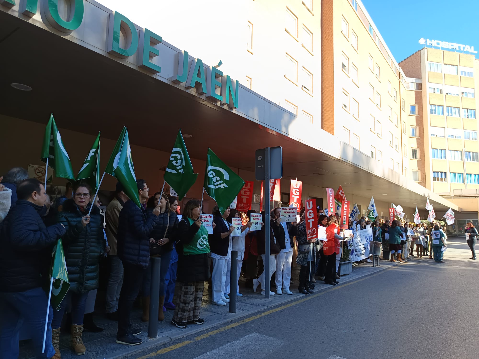 CSIF muestra su apoyo a las TCAE y acude a las concentraciones convocadas para exigir mejoras laborales para el colectivo