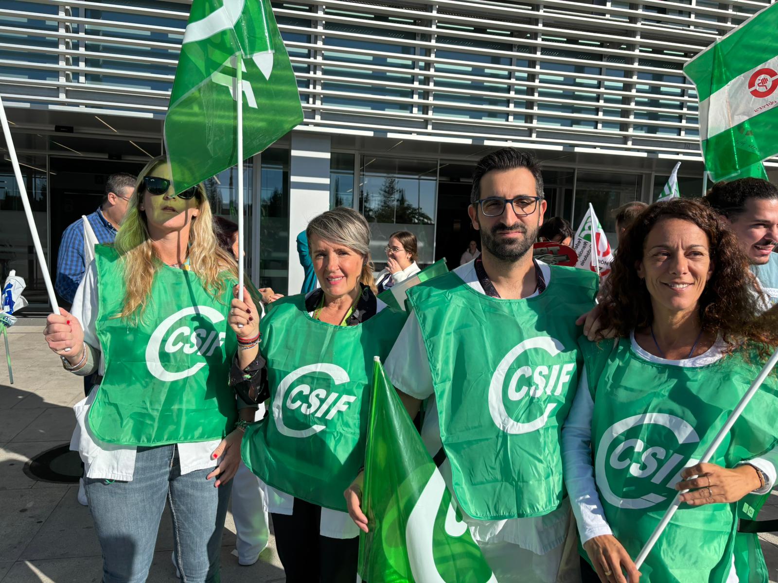 CSIF muestra su apoyo a las TCAE y acude a las concentraciones convocadas para exigir mejoras laborales para el colectivo