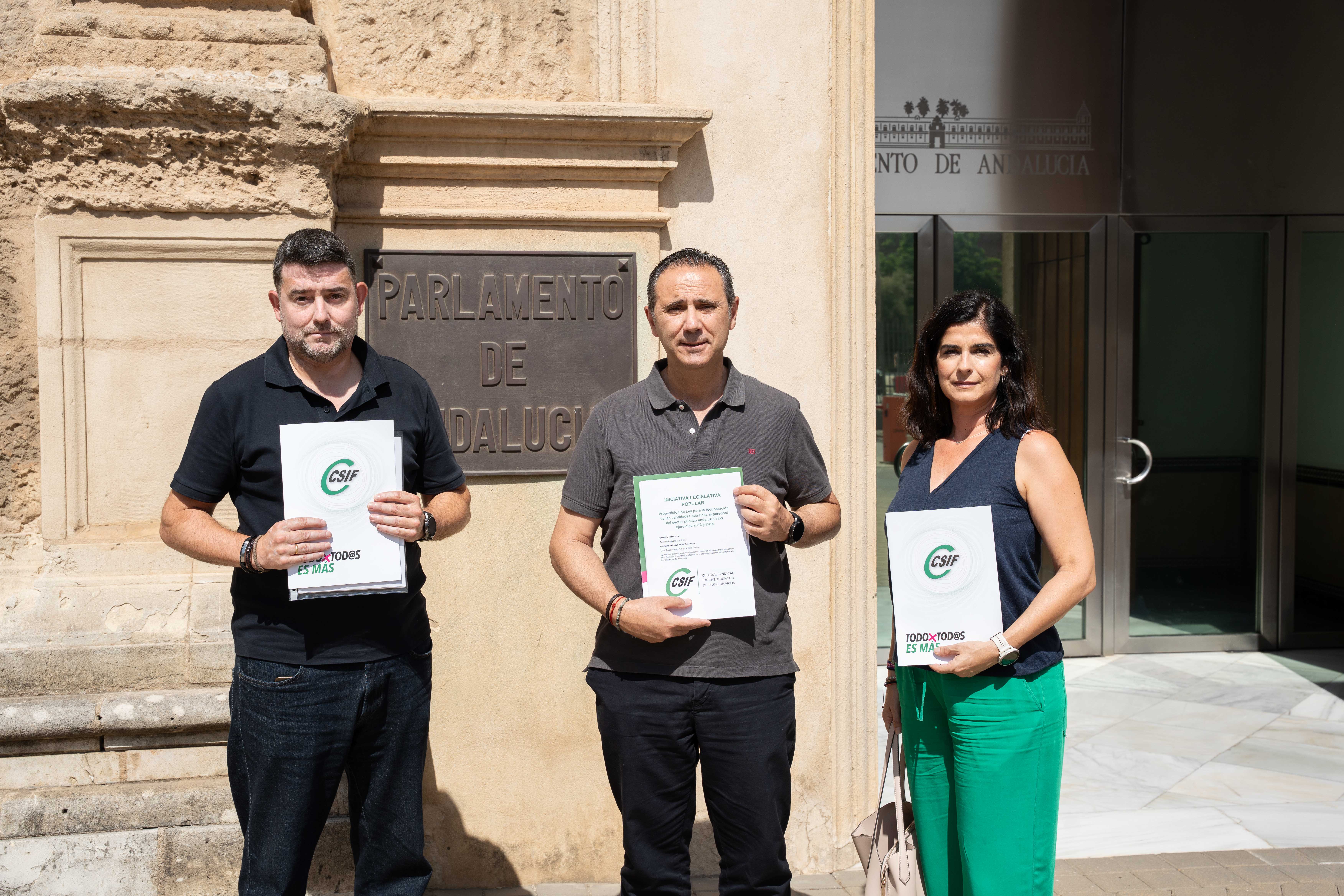 CSIF-A impulsa una Iniciativa Legislativa Popular para que los empleados públicos andaluces recuperen la parte autonómica de las pagas extra pendientes de 2013 y 2014